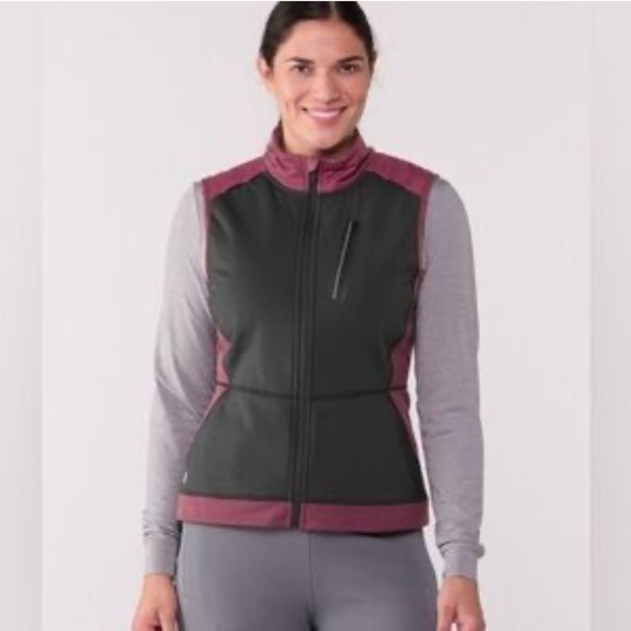 Smartwool Active Fleece Insulated Wind Insulated Vest Eggplant, size Small - Picture 1 of 13